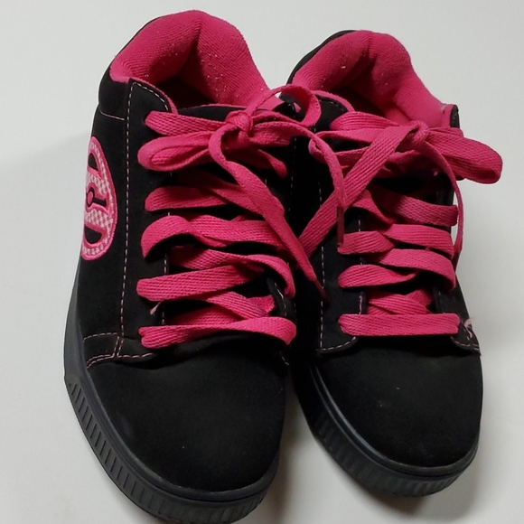 Heelys  size 5 - Picture 2 of 8